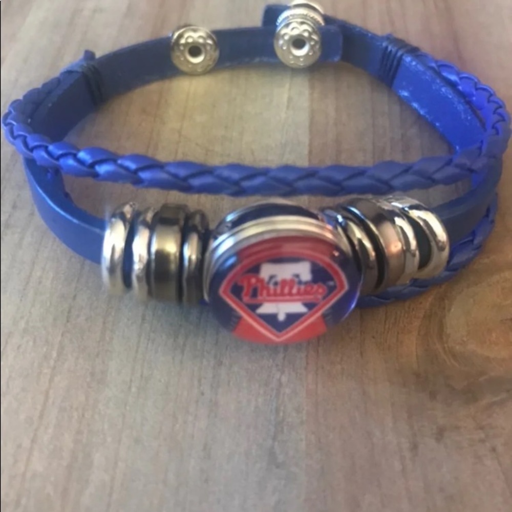 Philadelphia Phillies Braided Leather Bracelet - Picture 6 of 8